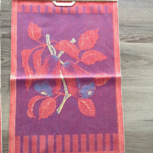 VINTAGE Circa: 1980's; Set of 4 napkins, placemats, 1 runner. Made in Italy - Picture 8 of 9